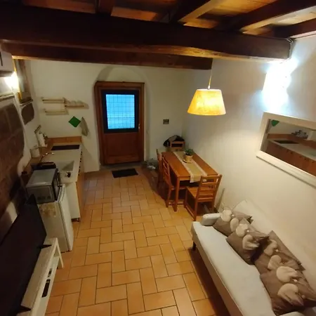 Apartment Mad House Sutri