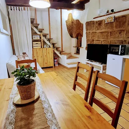 Apartment Mad House *